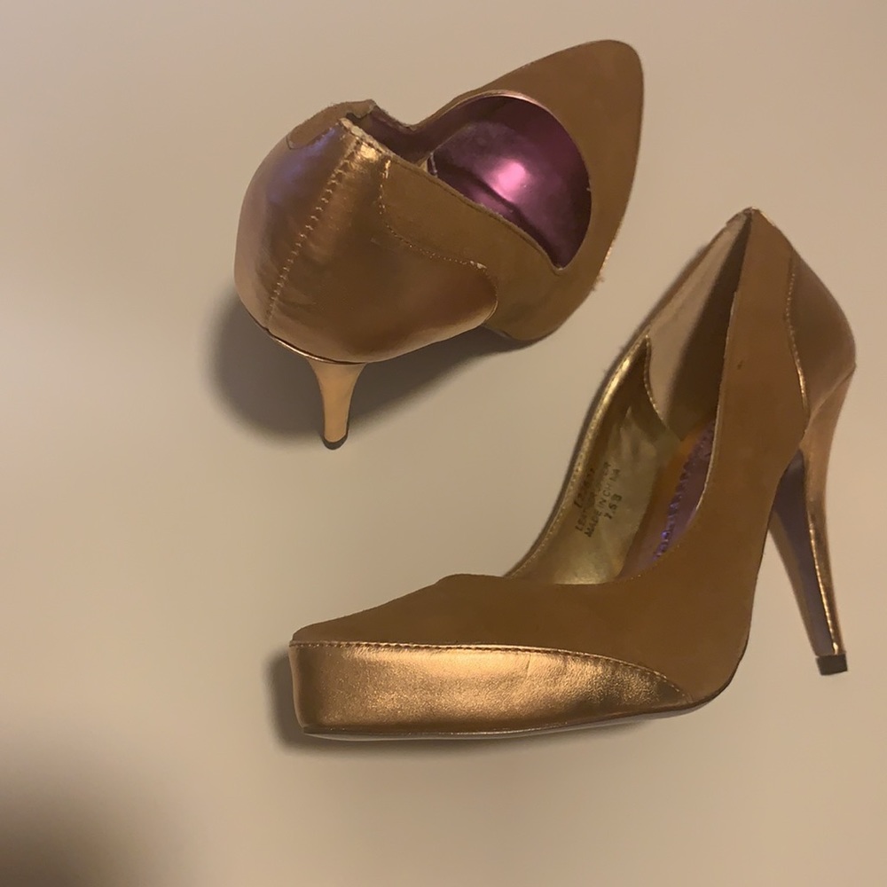 Luichiny Pumps - Picture 4 of 10